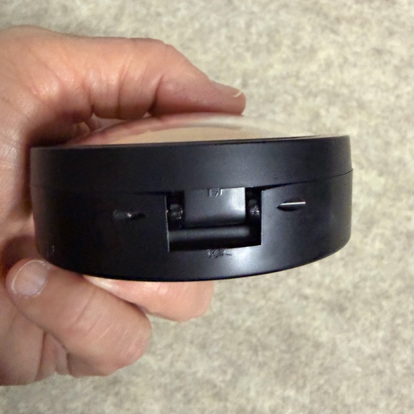 Laura Geller Double Take Baked Versatile Powder Foundation Light .35 New No Box - Picture 4 of 4